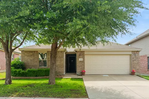 6028 Saddle Flap Dr, Fort Worth, TX 76179