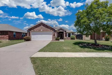 308 Long Prairie Dr, Forney, TX 75126