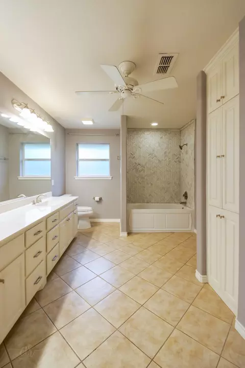 Bath - 109 Pilgrim Rd, Abilene, TX 79602 photo 1 of 6