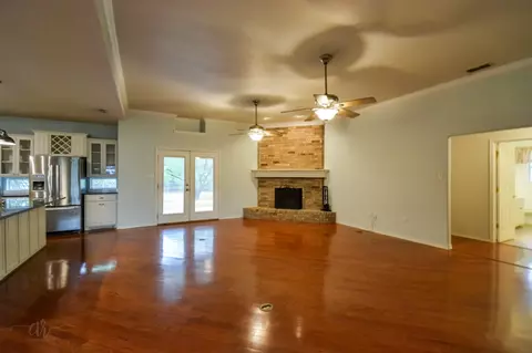 Living - 109 Pilgrim Rd, Abilene, TX 79602 photo 1 of 6