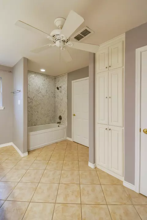 Bath - 109 Pilgrim Rd, Abilene, TX 79602 photo 2 of 6