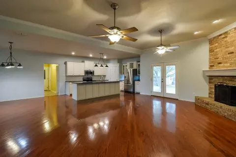 Living - 109 Pilgrim Rd, Abilene, TX 79602 photo 2 of 6