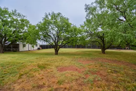 Exterior - 109 Pilgrim Rd, Abilene, TX 79602 photo 6 of 8
