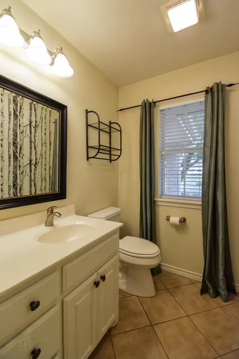 Bath - 109 Pilgrim Rd, Abilene, TX 79602 photo 6 of 6