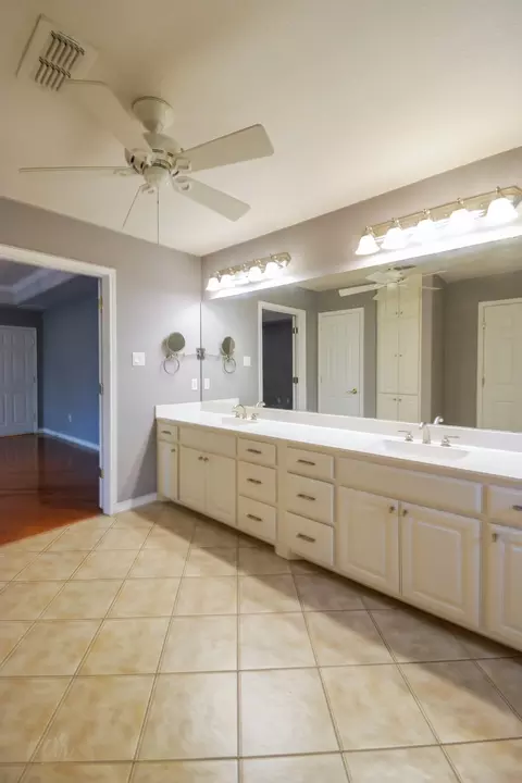 Bath - 109 Pilgrim Rd, Abilene, TX 79602 photo 3 of 6
