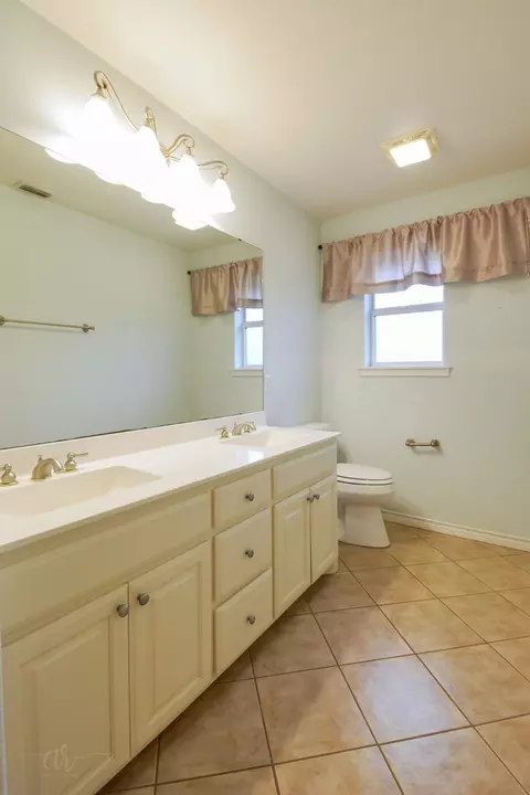 Bath - 109 Pilgrim Rd, Abilene, TX 79602 photo 5 of 6