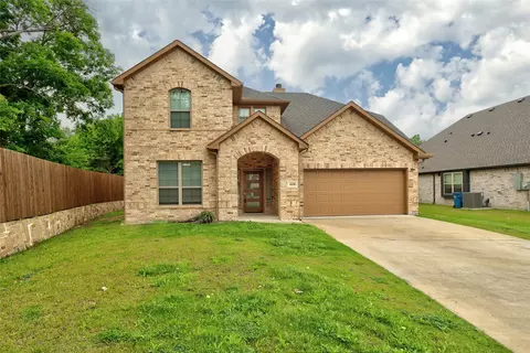 410 Mercer Dr, Nevada, TX 75173
