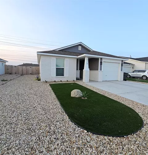 7424 35th St, Lubbock, TX 79407