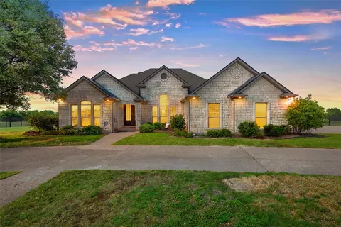 175 Ranchcrest Rd, Lorena, TX 76655