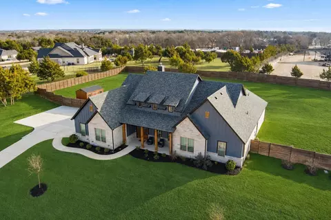 2780 Fireside Dr, Midlothian, TX 76065
