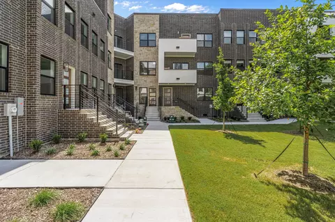 304 Golden Bell Ln, Fort Worth, TX 76107