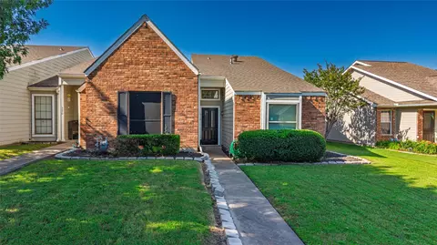 518 Oakridge Dr #9 S, Greenville, TX 75402