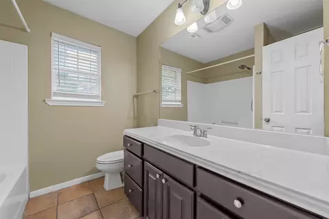 Bath - 10413 Granada Dr, Waco, TX 76708 photo 4 of 4