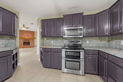 Kitchen - 10413 Granada Dr, Waco, TX 76708 photo 3 of 4