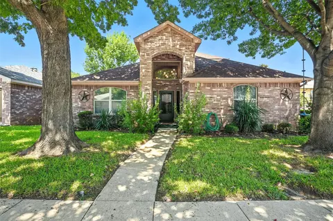 309 Familia Ct, Irving, TX 75061