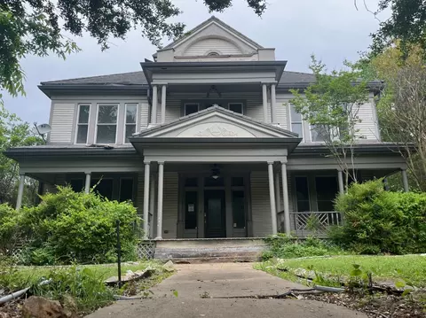 402 E Grand St, Whitewright, TX 75491