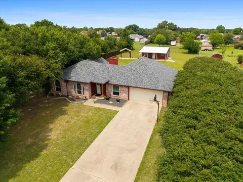 303 Anita Ln, Waxahachie, TX 75165