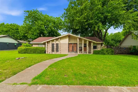829 Ray Andra Dr, Desoto, TX 75115