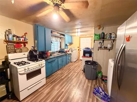 Kitchen - 506 N Avenue B, Haskell, TX 79521 photo 2 of 3
