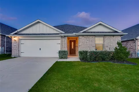 3012 Prairie Trail Ave, Aubrey, TX 76227