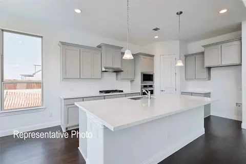 Kitchen - 452 Shadowfax Dr, Aledo, TX 76008 photo 1 of 4