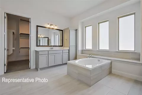 Bath - 452 Shadowfax Dr, Aledo, TX 76008 photo 2 of 5
