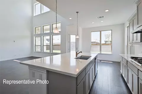 Kitchen - 452 Shadowfax Dr, Aledo, TX 76008 photo 3 of 4