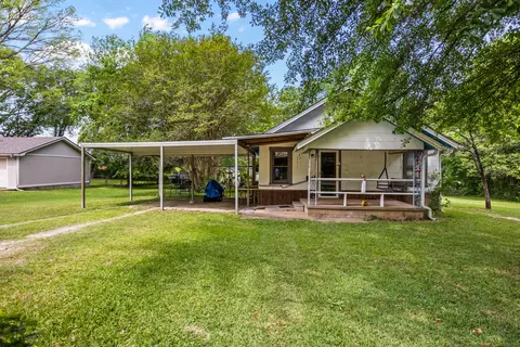 103 S Sun Camp Rd, White Oak, TX 75693