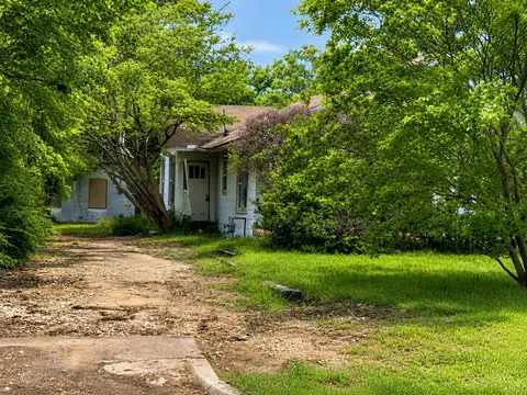 2114 Tierney Rd, Fort Worth, TX 76112