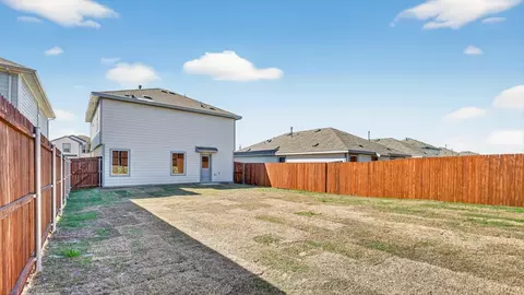 Exterior - 5525 Rollins Dr, Krum, TX 76249 photo 2 of 2