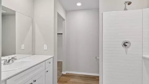 Bath - 5525 Rollins Dr, Krum, TX 76249 photo 1 of 2