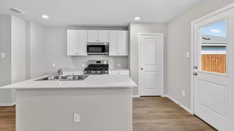Kitchen - 5525 Rollins Dr, Krum, TX 76249 photo 2 of 3