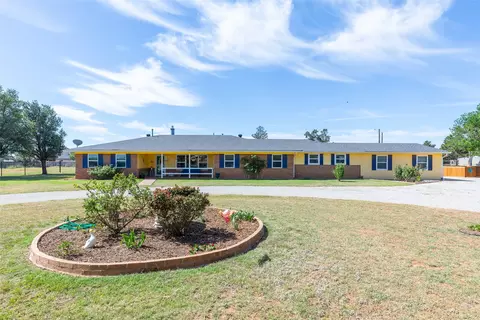 317 Country Pl S, Abilene, TX 79606