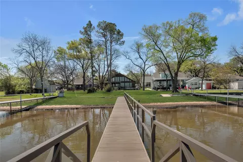 2460 Indian Cove St, Fort Worth, TX 76108