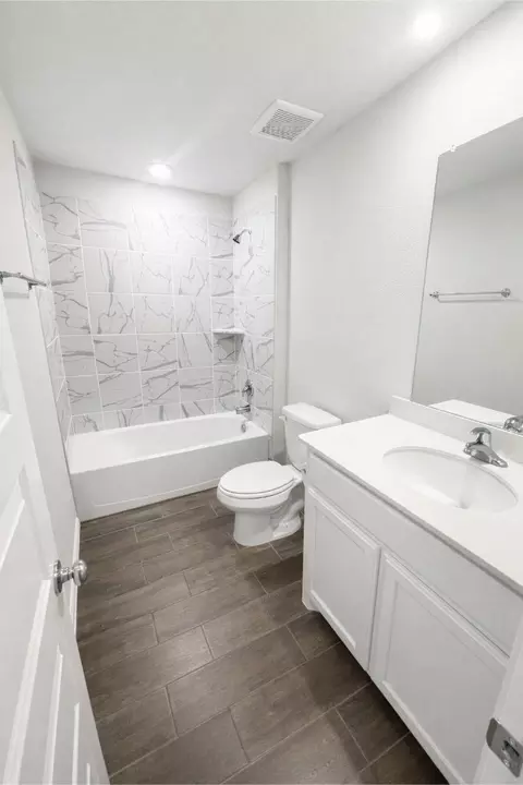Bath - 6609 Adderly Rd, Pilot Point, TX 76258 photo 3 of 3