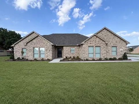 501 John Jr Dr, Lindsay, TX 76250