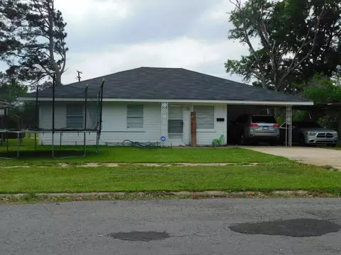 204 SE 3rd St, Springhill, LA 71075