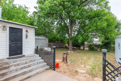 Exterior - 1925 Chestnut St, Abilene, TX 79602 photo 3 of 7