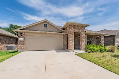 304 Abingdon St, Azle, TX 76020
