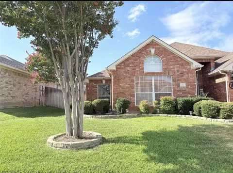 205 Kenosha Ln, Arlington, TX 76002