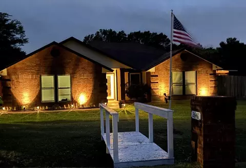 2648 Shadowridge Dr, Burleson, TX 76028