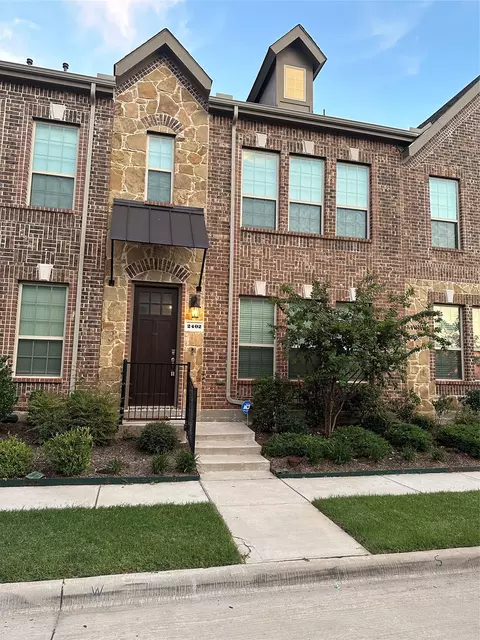2402 Siskiyou St, Lewisville, TX 75056