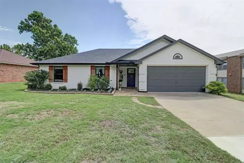 550 N Main St, Joshua, TX 76058