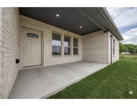Exterior - 3712 County Road 1102, Celeste, TX 75423 photo 5 of 6