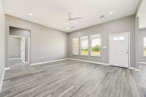 Living - 3712 County Road 1102, Celeste, TX 75423 photo 2 of 4