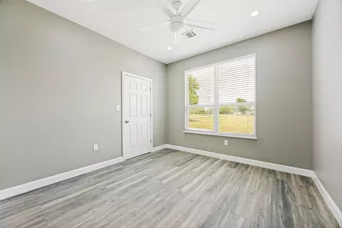 Bedroom - 3712 County Road 1102, Celeste, TX 75423 photo 6 of 8