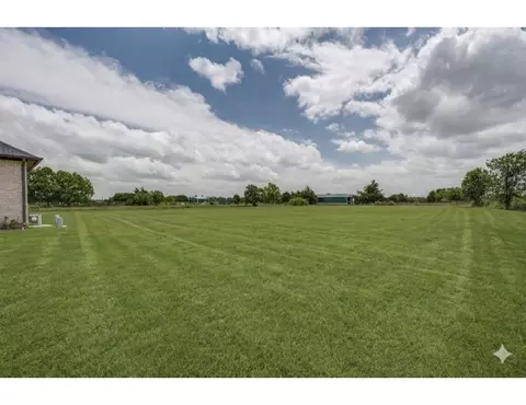 Exterior - 3712 County Road 1102, Celeste, TX 75423 photo 3 of 6