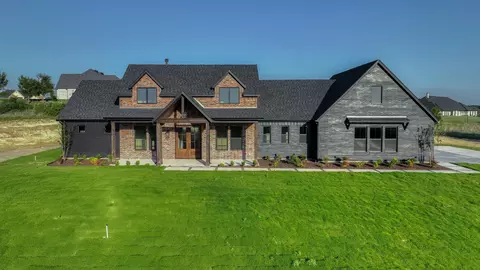 2101 Eagles Ridge Dr, Weatherford, TX 76087