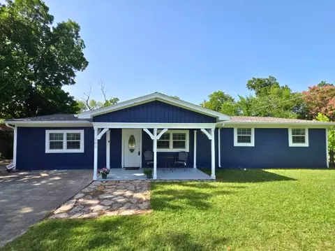 105 Alice Dr, Little Elm, TX 75068