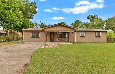105 Alice Dr, Little Elm, TX 75068